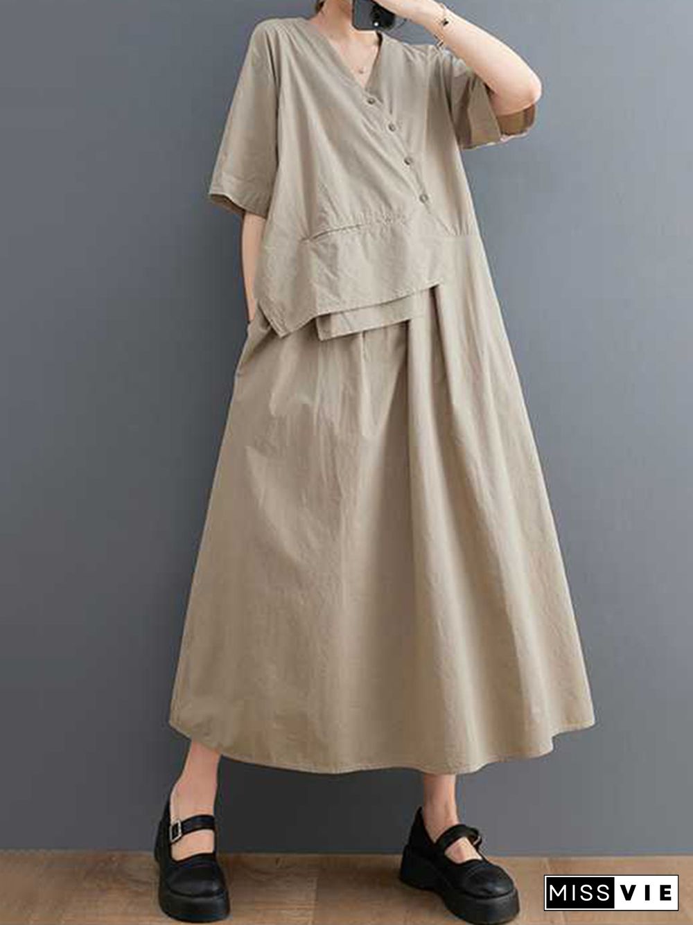 Loose Short Sleeves Pleated Solid Color Split-Joint V-Neck Midi Dresses