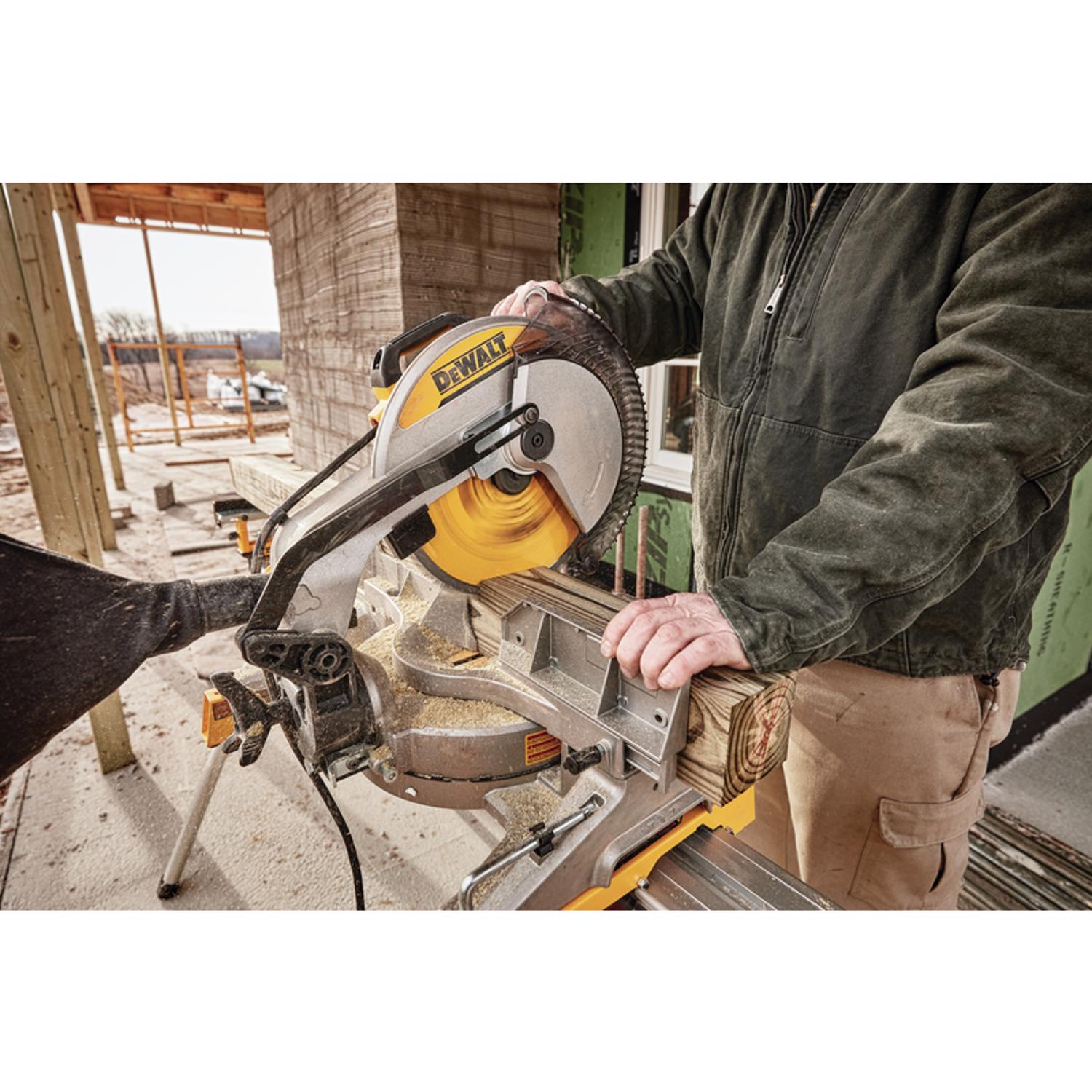 DW 15 amps 12 in. Corded Compound Miter Saw