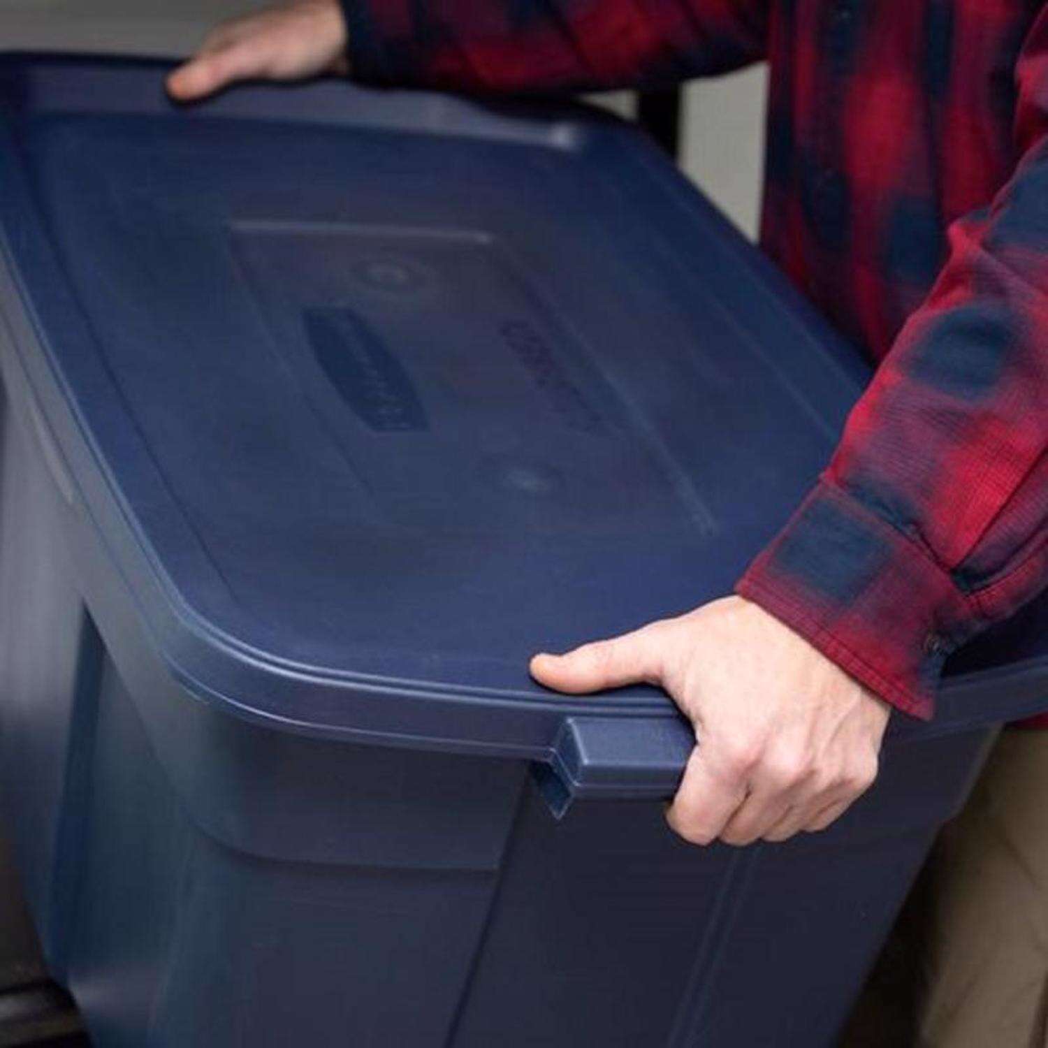 Rubbermaid Roughneck 31 gal Navy Storage Box 16.7 in. H X 20.4 in. W X 32.3 in. D Stackable