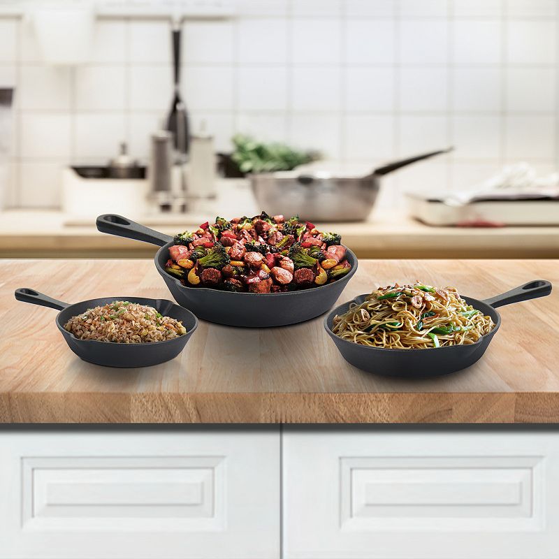 MegaChef Pro Pre-Seasoned 3 Piece Cast Iron Skillet Set