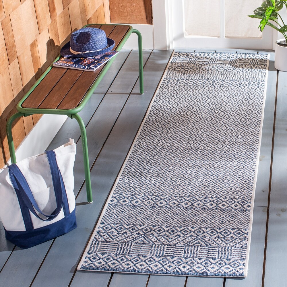 SAFAVIEH Courtyard Terezija Indoor/ Outdoor Waterproof Patio Backyard Rug