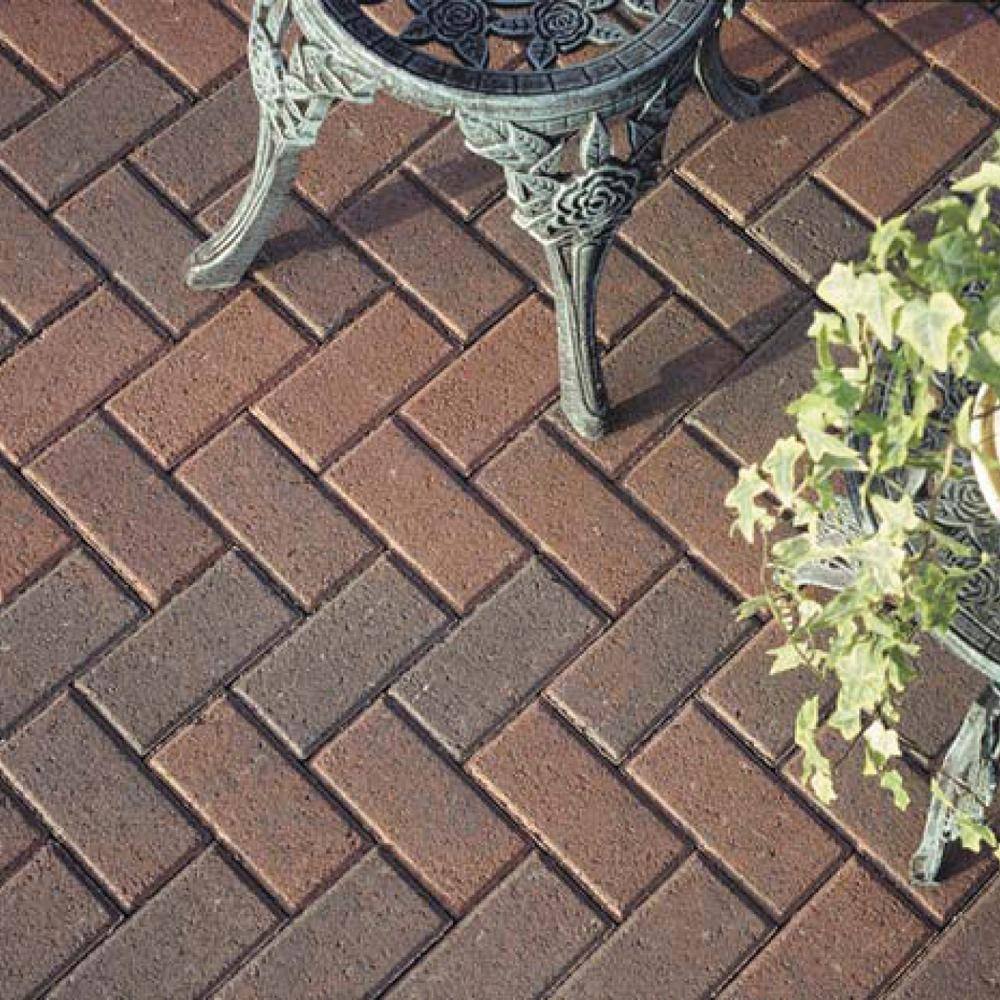 Pavestone Holland 7.87 in. L x 3.94 in. W x 1.77 in. H 45 mm Red Charcoal Concrete Paver (672-Piece145 sq. ft.Pallet) 22088