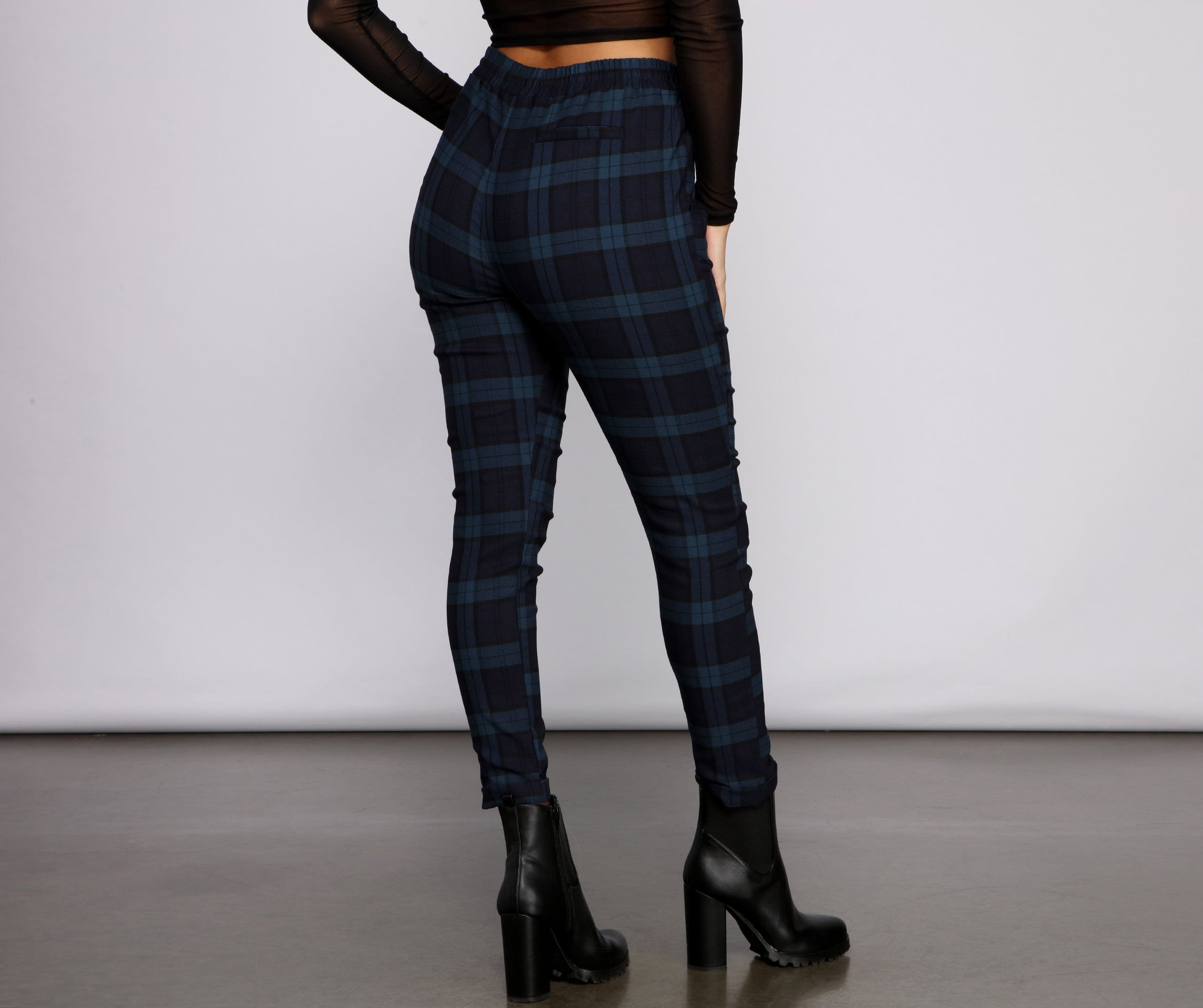 Casual-Chic Plaid Jacquard Joggers