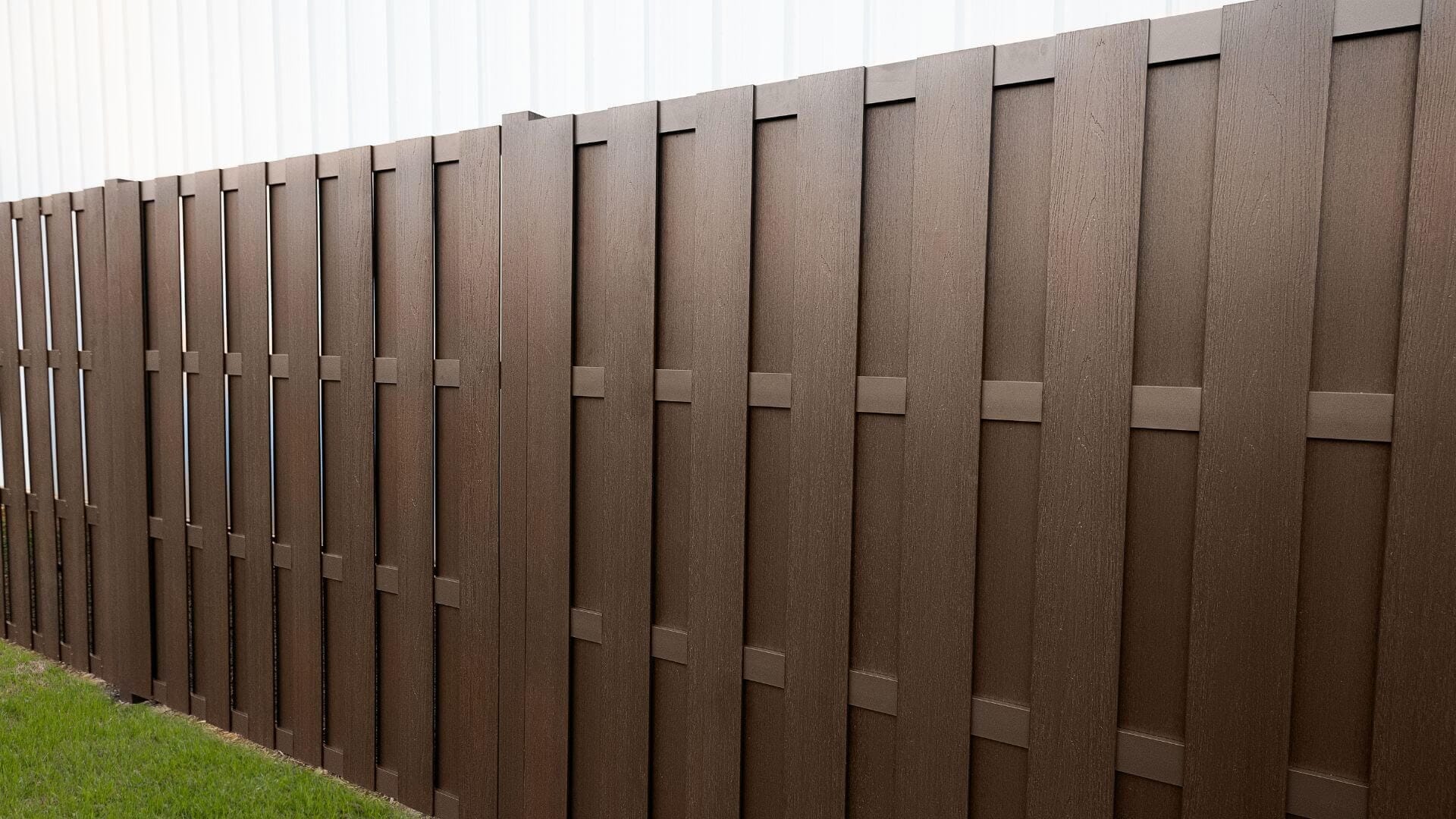 Cap Composite Pre-Assembled Fence Panels