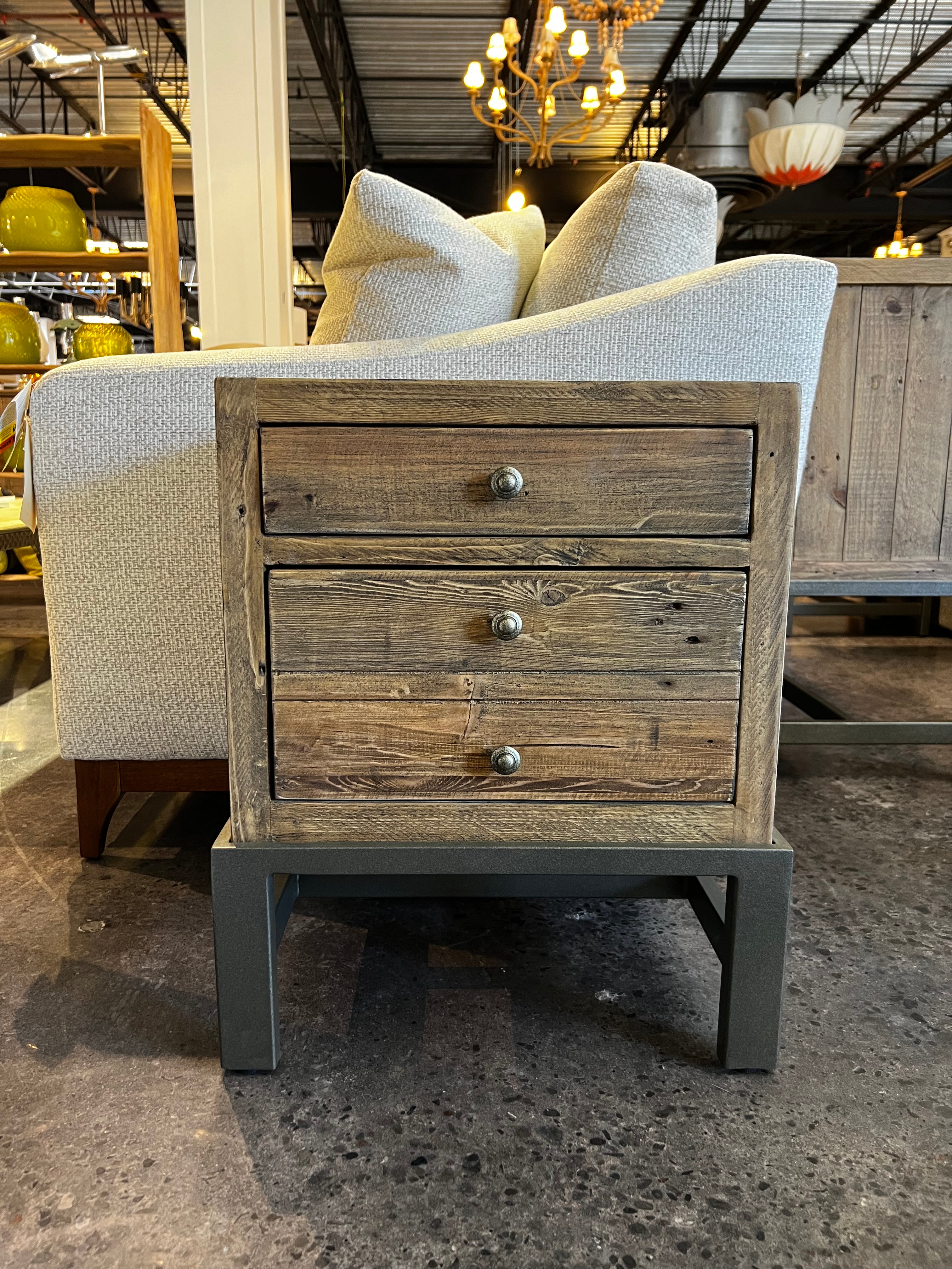 MODA BEDSIDE CABINET