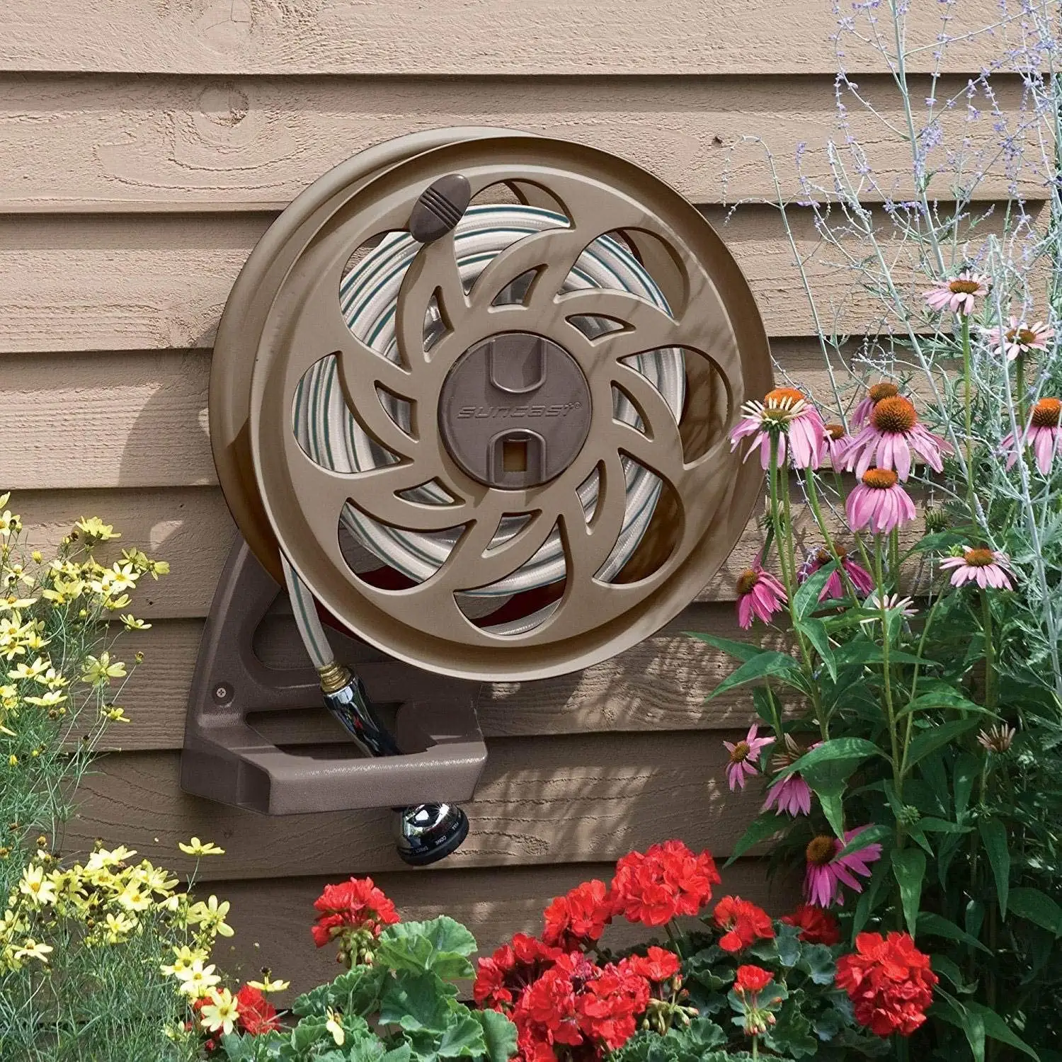 Suncast Sidetracker Garden Hose Reel with Guide - Fully Assembled Outdoor Wall Mount Tracker with Removable Reel - 125' Hose Capacity