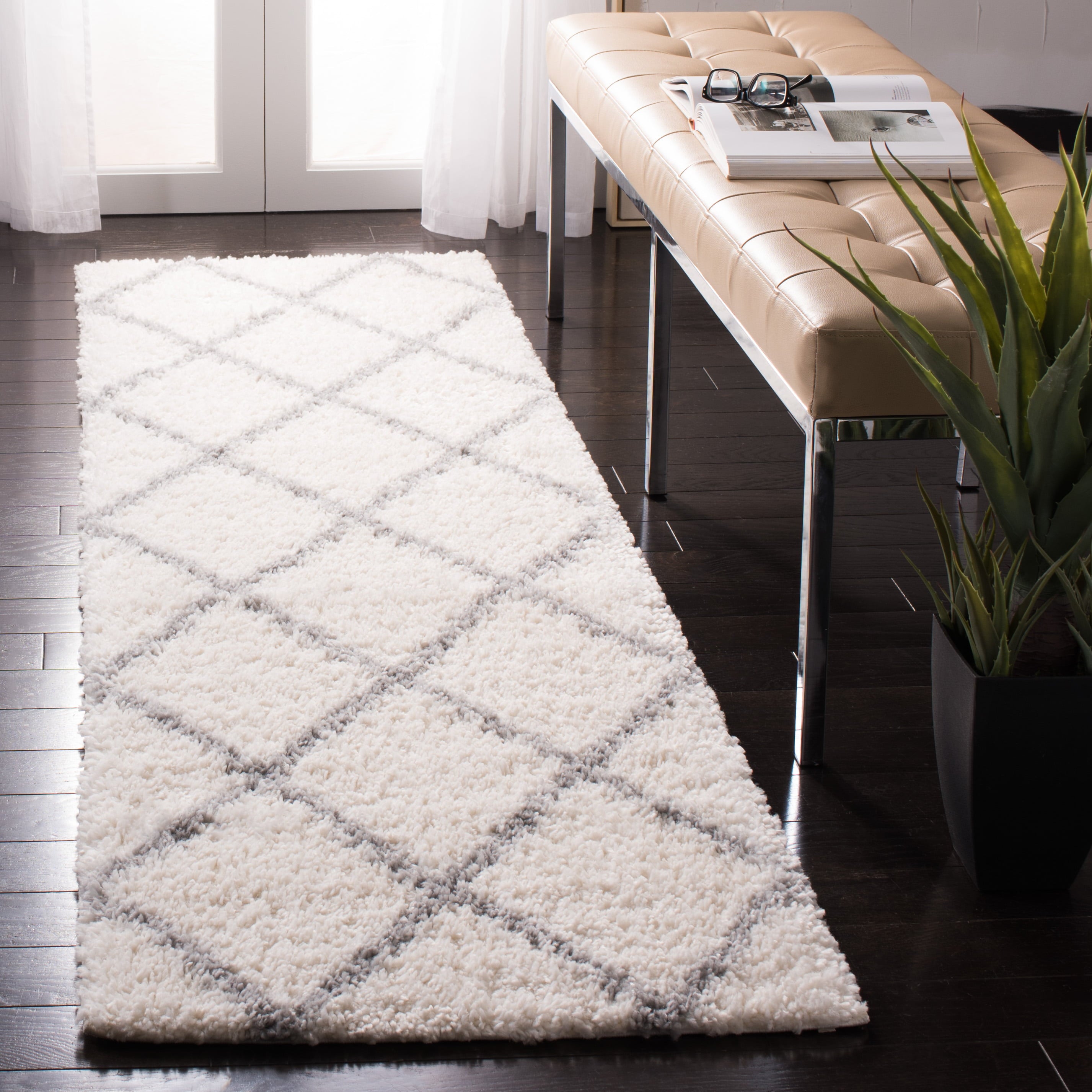 SAFAVIEH Parma Eglantine Geometric Shag Runner Rug, Cream/Grey, 2'3