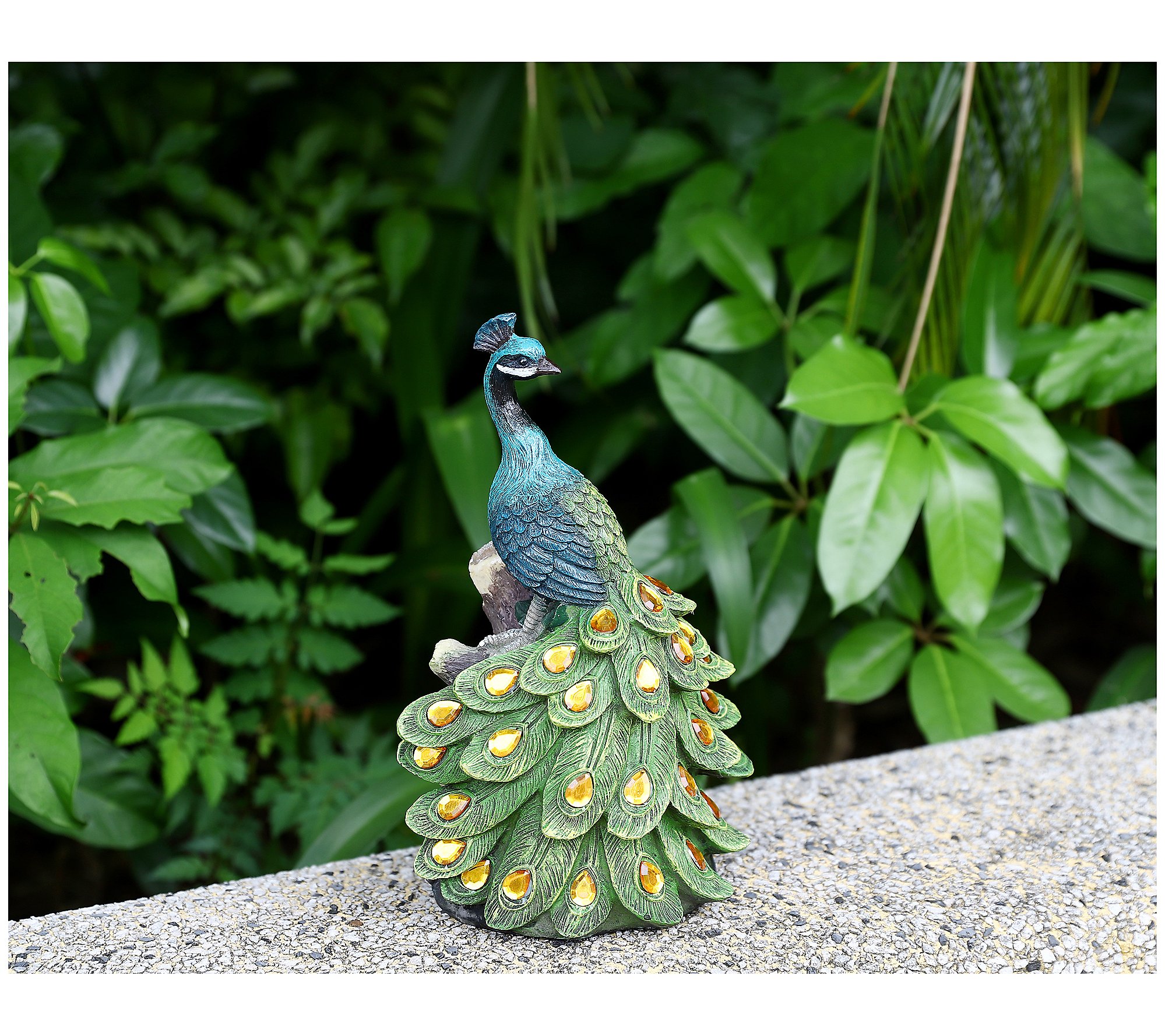 Techko Calm Peacock Statue with Solar Spotlight