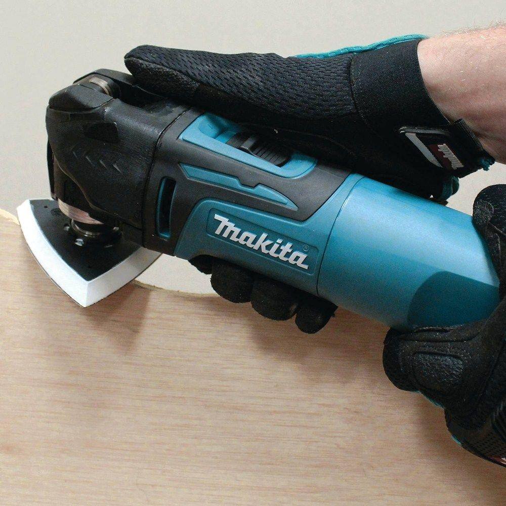 Makita 3 Amp Corded Variable Speed Oscillating Multi-Tool Kit With Blade Sanding Pad Sandpaper Adapter Hard Case TM3010CX1