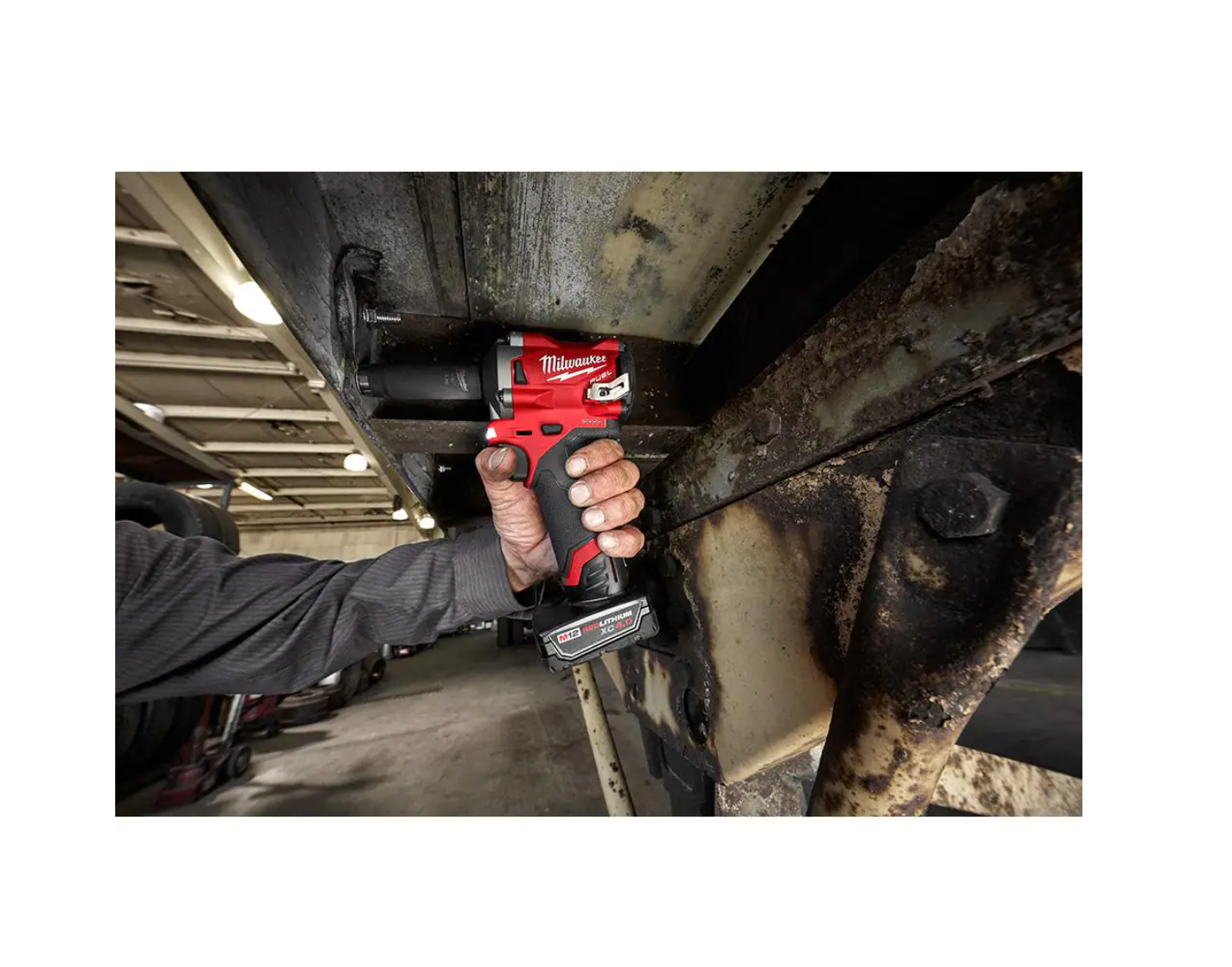 Milwaukee 2555-22-48-11-2460 M12 FUEL 12V Lithium-Ion Brushless Cordless Stubby 1/2 in. Impact Wrench Kit with 6.0Ah Battery