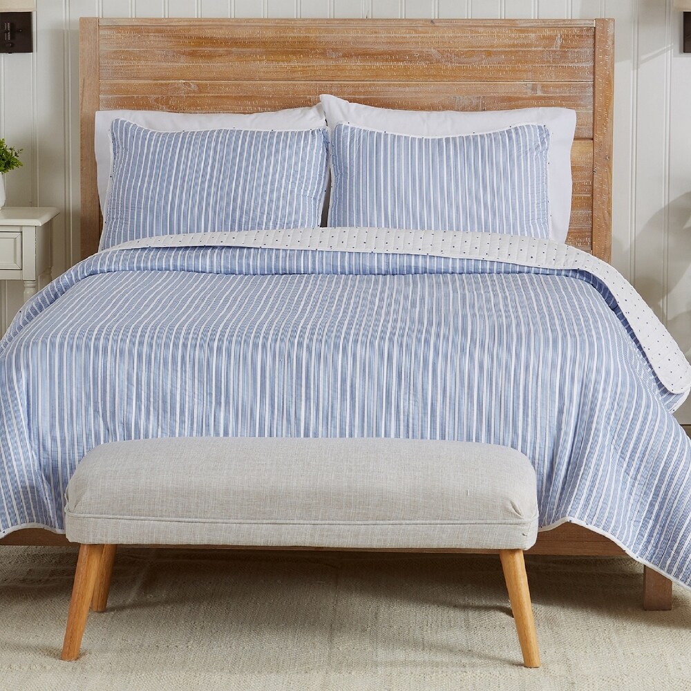 Luxurious Tiny Stripes Microfiber Quilt Set With Shams