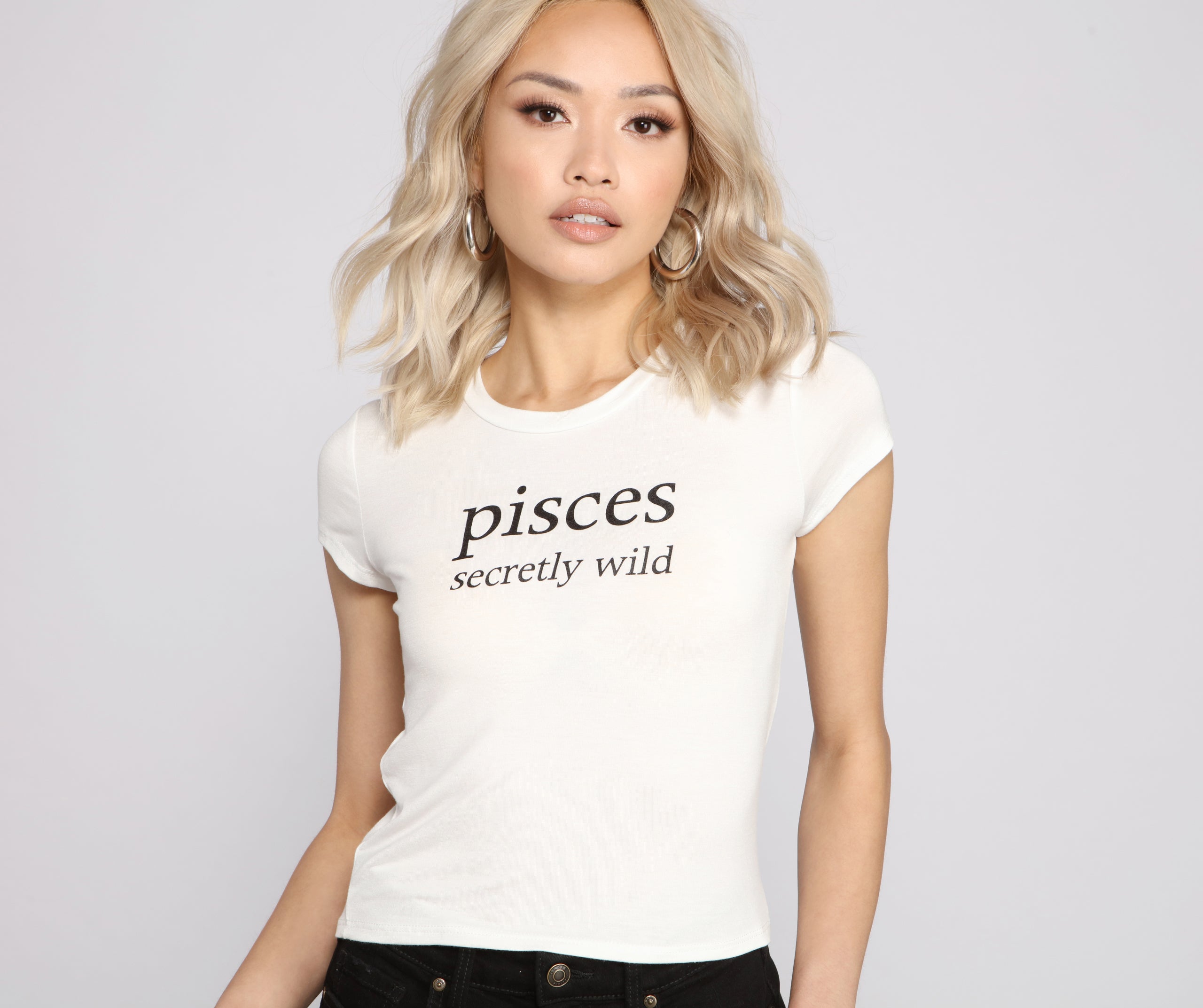 Pisces Stylish Script Tee