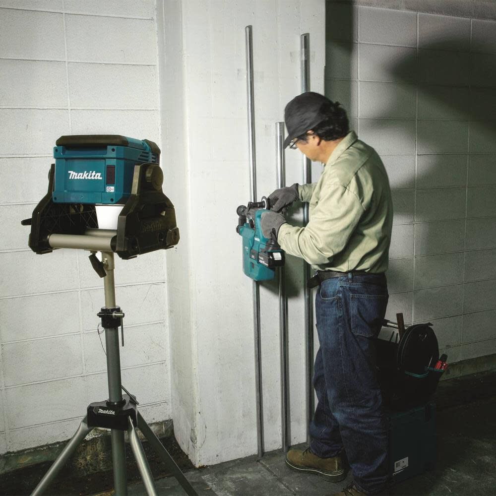 Makita 18V LXT Lithium-Ion Cordless/Corded Work Light Light Only DML811 from Makita