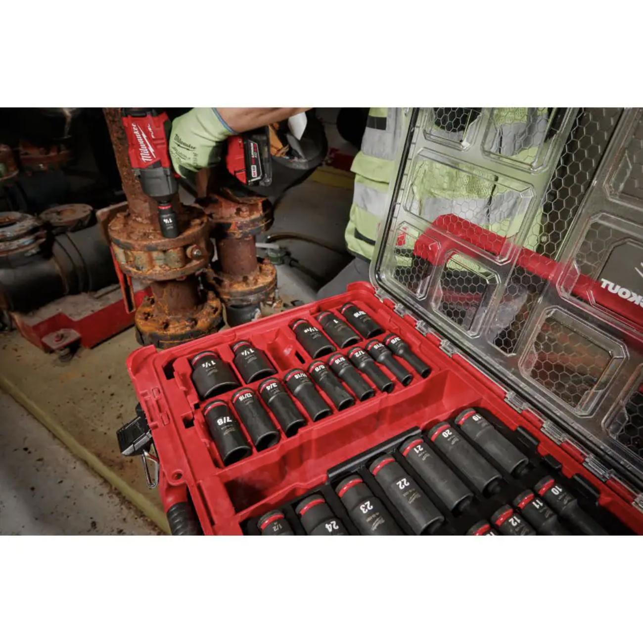 Milwaukee SHOCKWAVE Impact-Duty 1/2 in. Drive Metric and SAE Deep Well Impact PACKOUT Socket Set