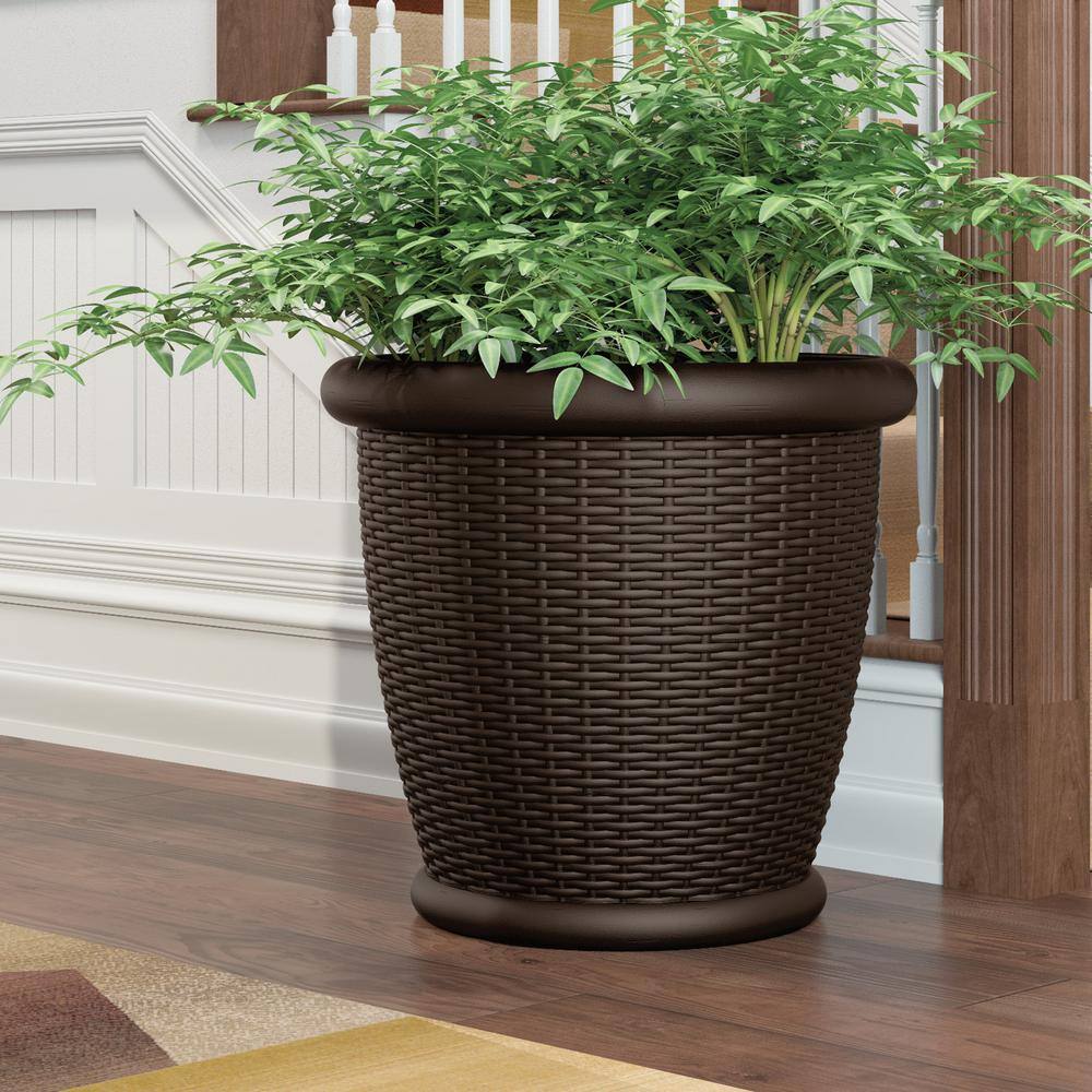 Suncast Willow 22 in. Round Java Blow Molded Plastic Planter (2-Pack) 2221WJ2