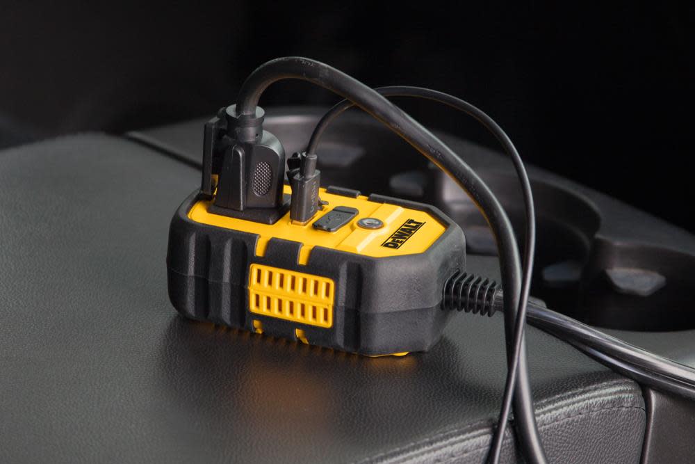 DEWALT 140 Watt Power Inverter