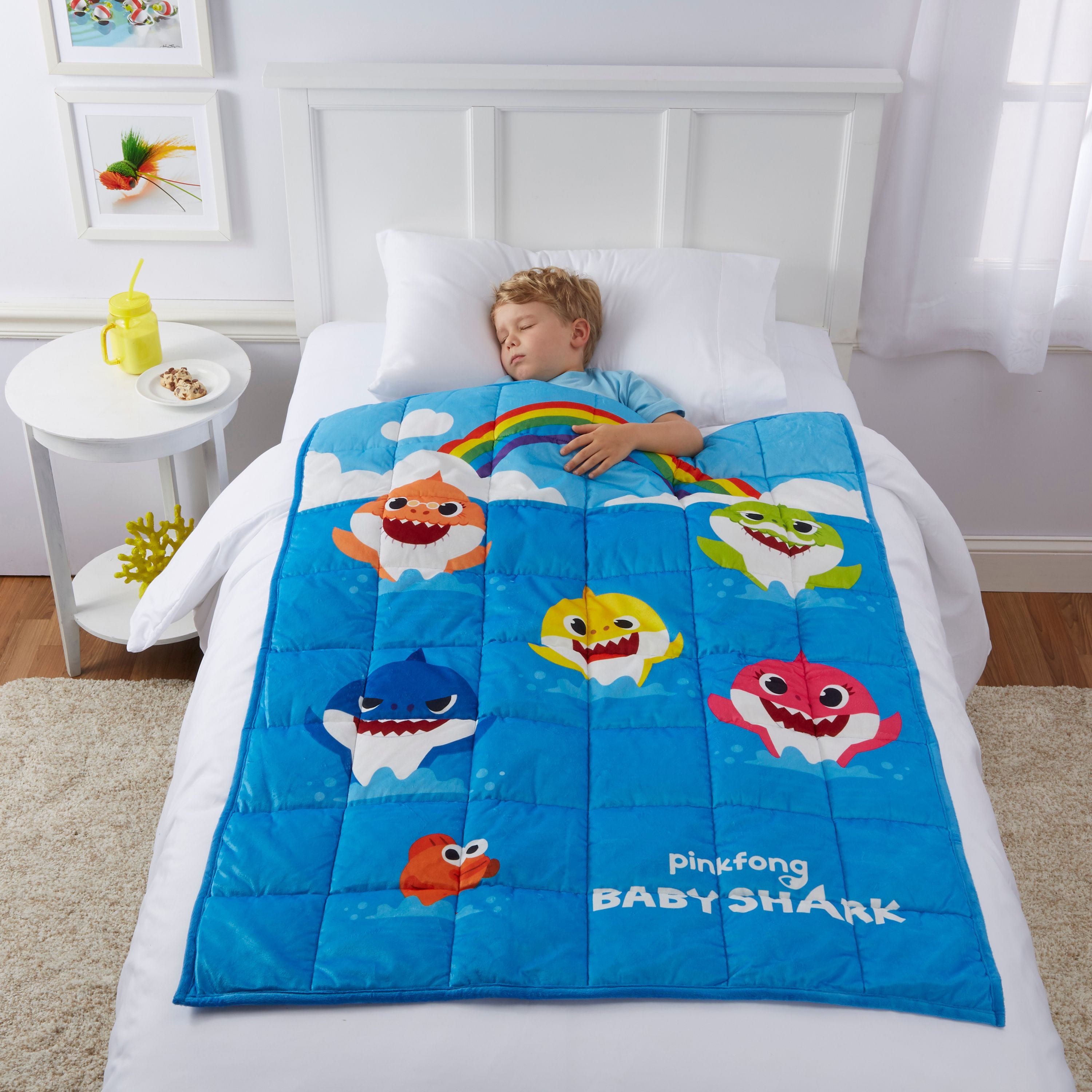 Baby Shark Kids Weighted Blanket， 4.5lb， 36 x 48， Fountain of Tooth， Walmart.com EXCLUSIVE!