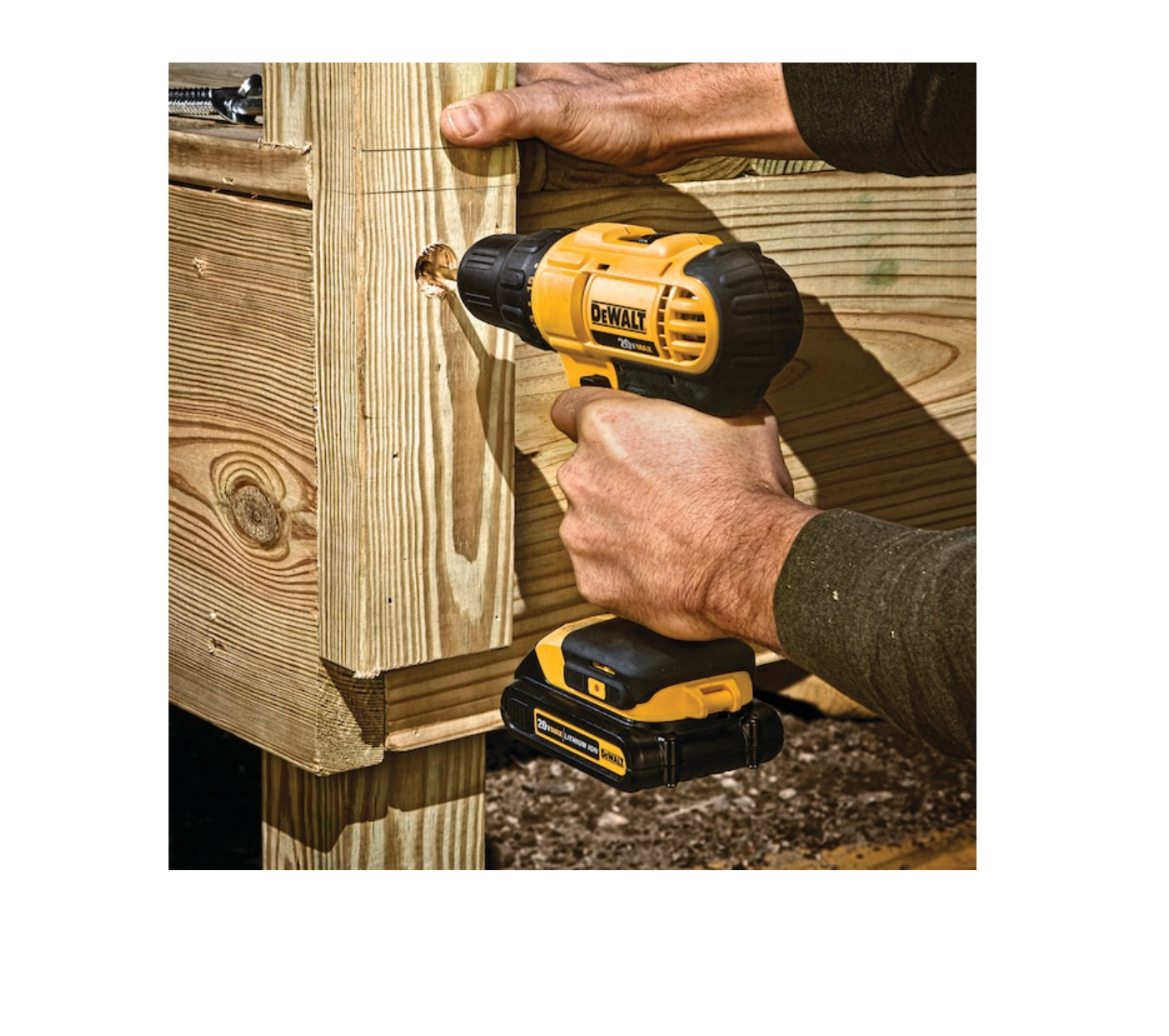 DEWALT DCD771C2 20-volt 1/2-in Cordless Drill (2-Batteries Included and Charger Included)