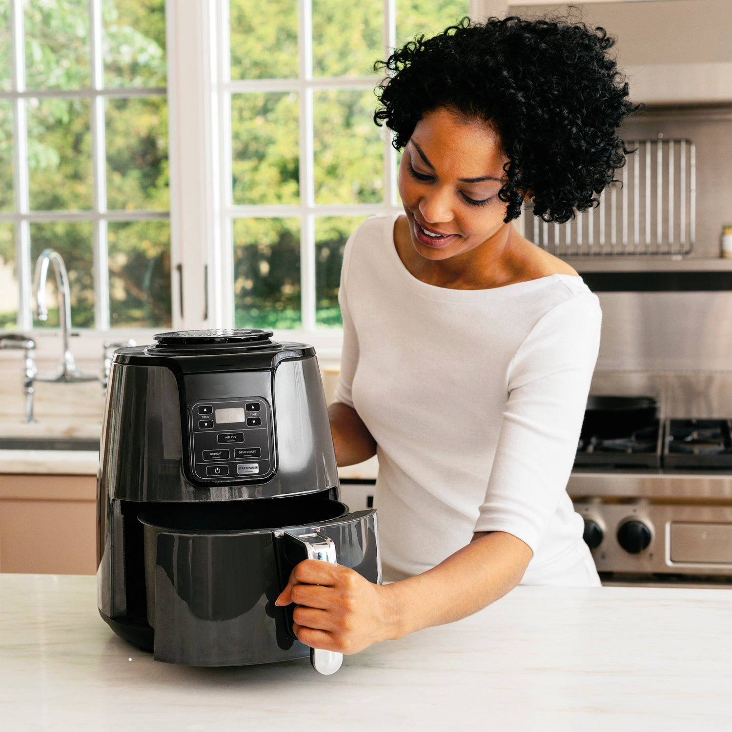 4 Quart Air Fryer with Reheat & Dehydrate, Black, Silver, AF100WM