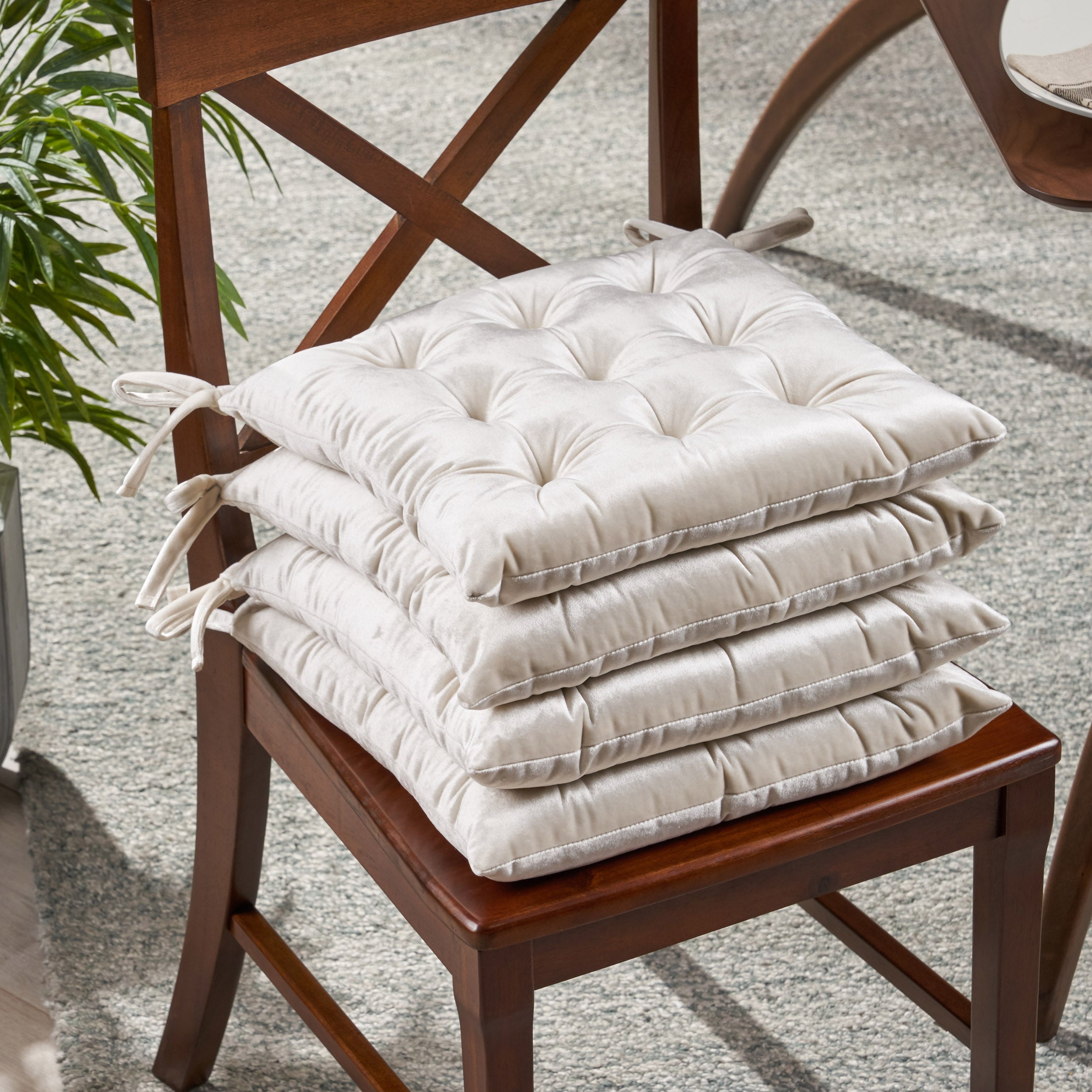 Asma Tufted Velvet Dining Chair Cushion Pads (Set of 4)