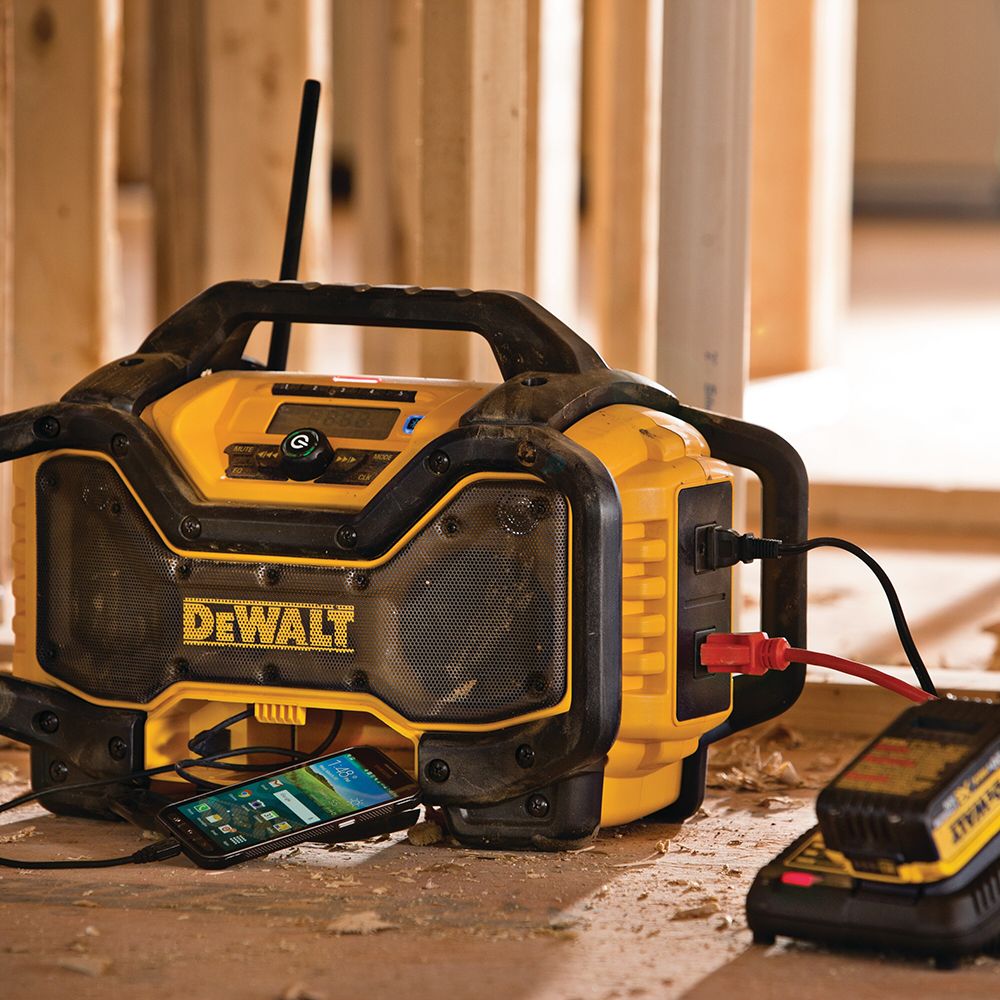 Dewalt DCR025 Bluetooth Charger Radio