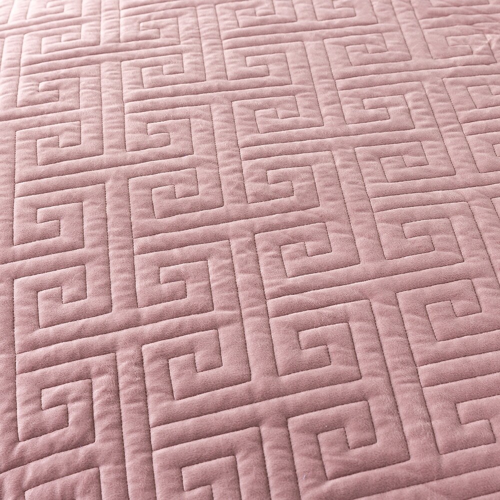 Lavish Plush Poly Velvet Quilt Set