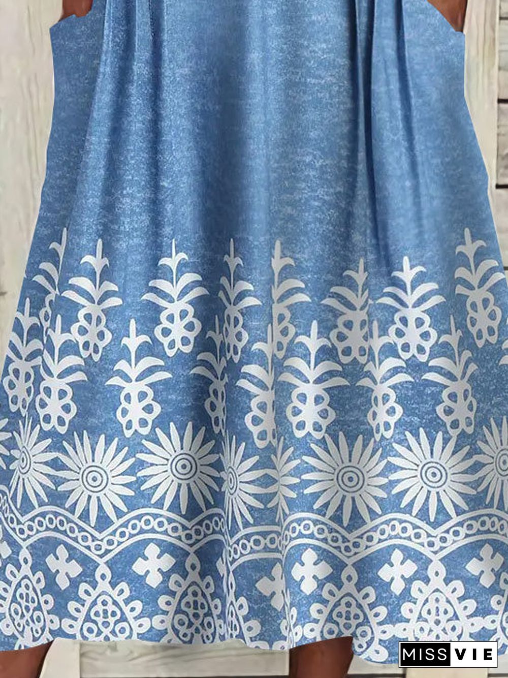 Women's Short Sleeve V-neck Blue Floral Printed Midi Dress