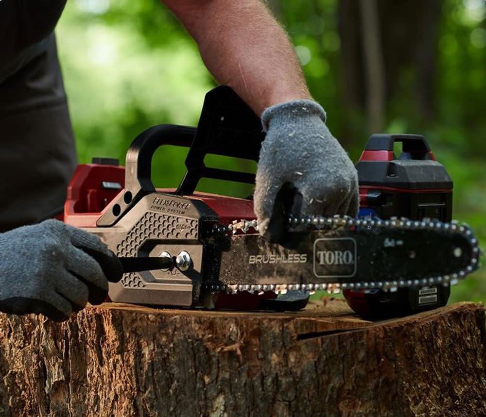 16 Cordless Brushless Electric Chainsaw with 60V MAX* Battery Power and Flex-Force Power System? Kit ;