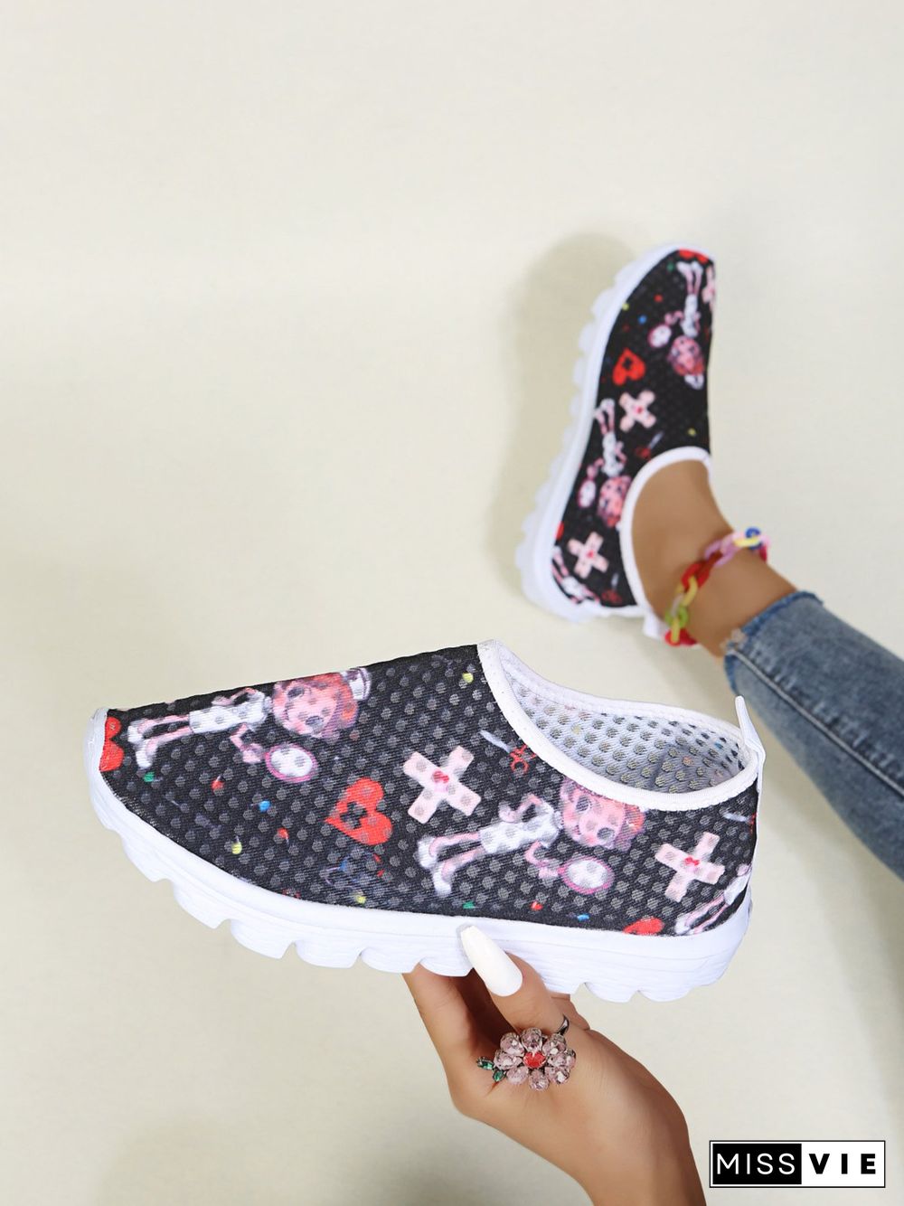 Nurse Fighting Epidemic Print Breathable Tulle Mesh Lightweight Sneakers