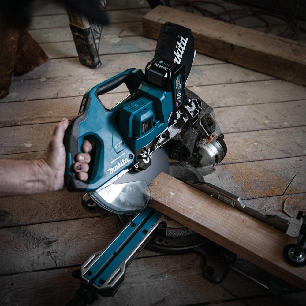 Makita 40V max XGT Dual Bevel Sliding Compound Miter Saw 8 1/2 Brushless Cordless Kit AWS Capable