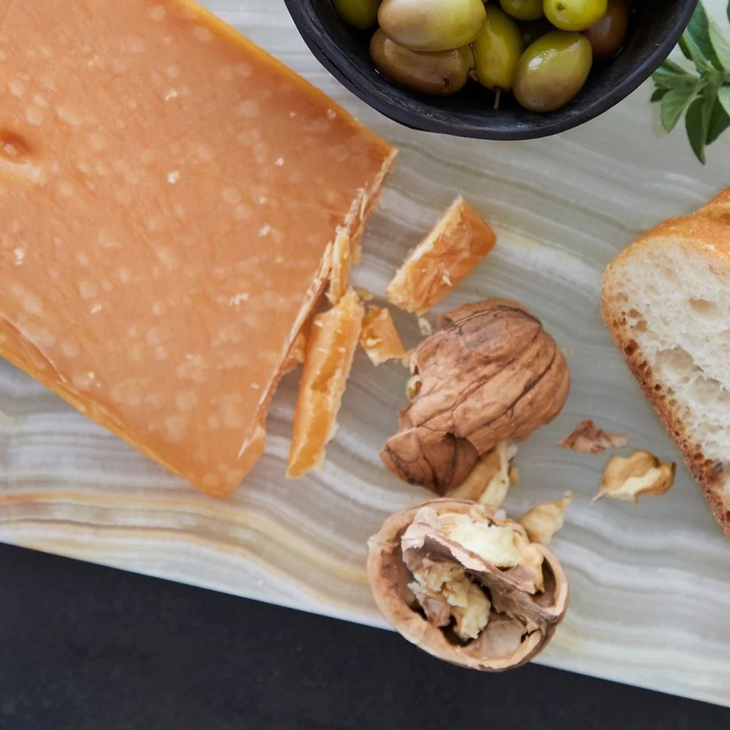 Onyx Long Cheese Board