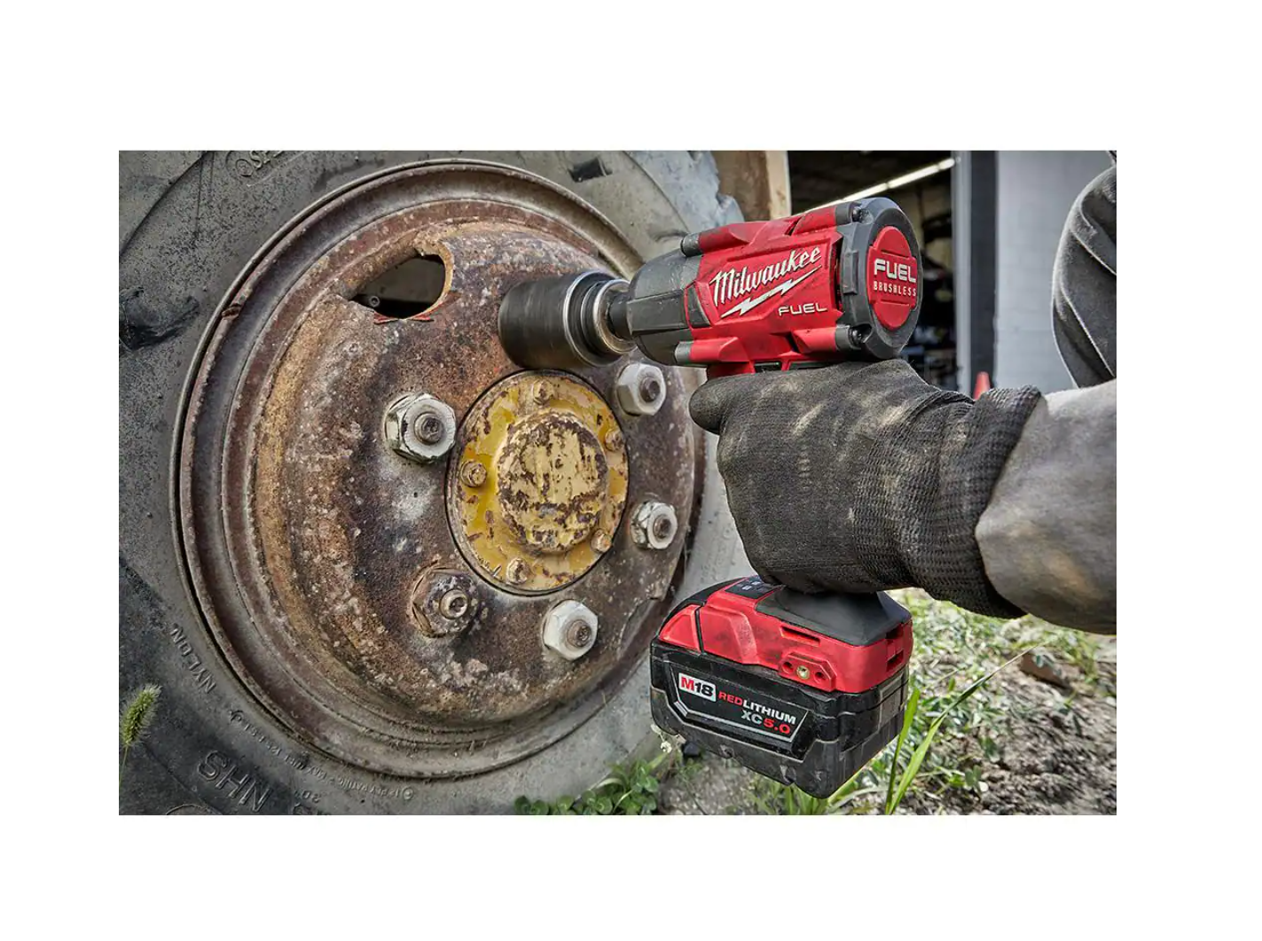 Milwaukee 2960-20-49-16-2960 M18 FUEL 18V Lithium-Ion Mid Torque Brushless Cordless 3/8 in. Impact Wrench with Friction Ring， Protective Boot