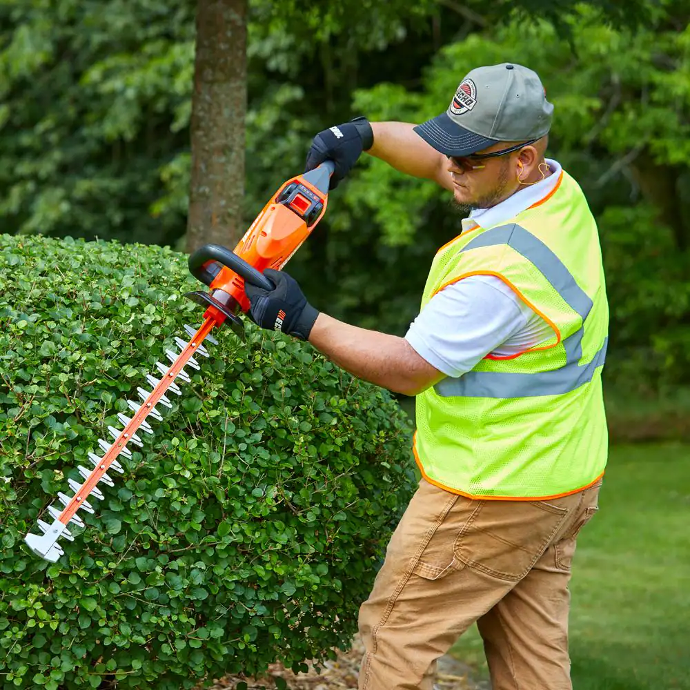 ECHO DHC-2300C1 eFORCE 56V Cordless Battery Hedge Trimmer with 2.5Ah Battery and Charger