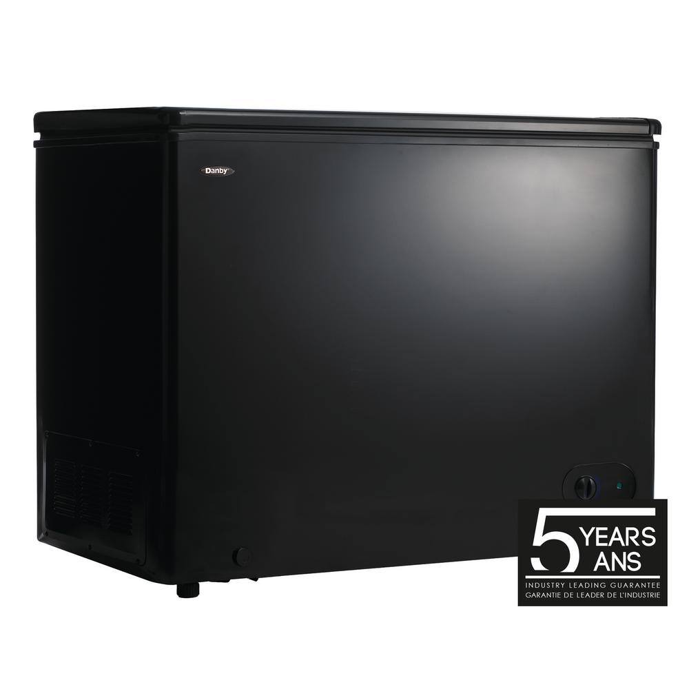 Danby Garage Ready 7.2 cu. Ft. Manual Defrost Chest Freezer in Black DCF072A3BDB