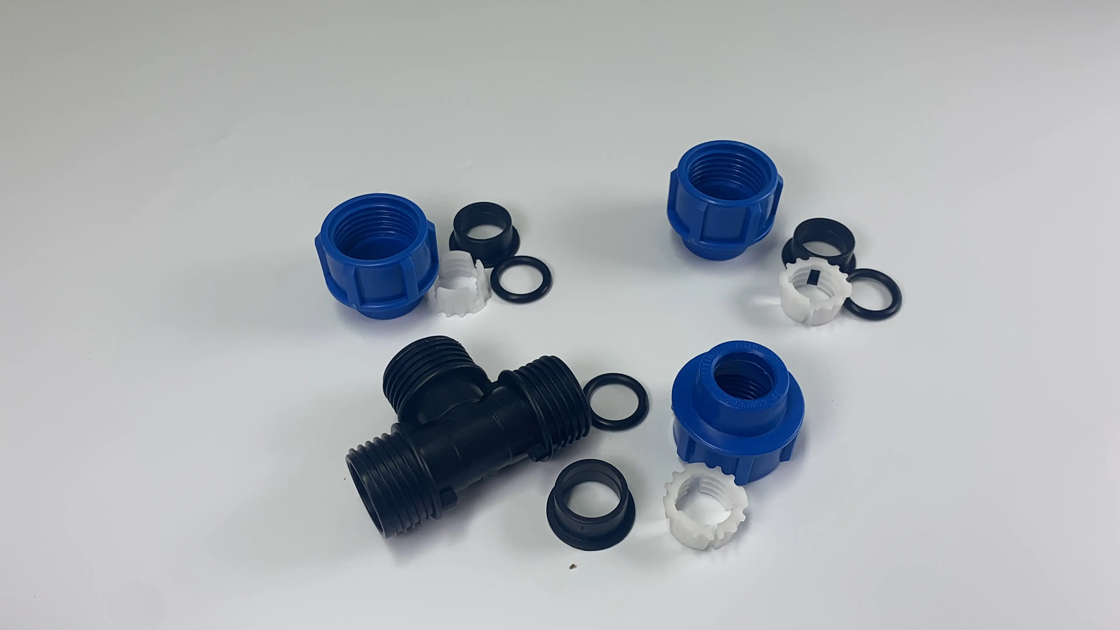 REDUCING TEE Hot Sale PP Compression Fitting FEMALE ADAPTOR Round Type for PE Pipes Water Supply and Irrigation