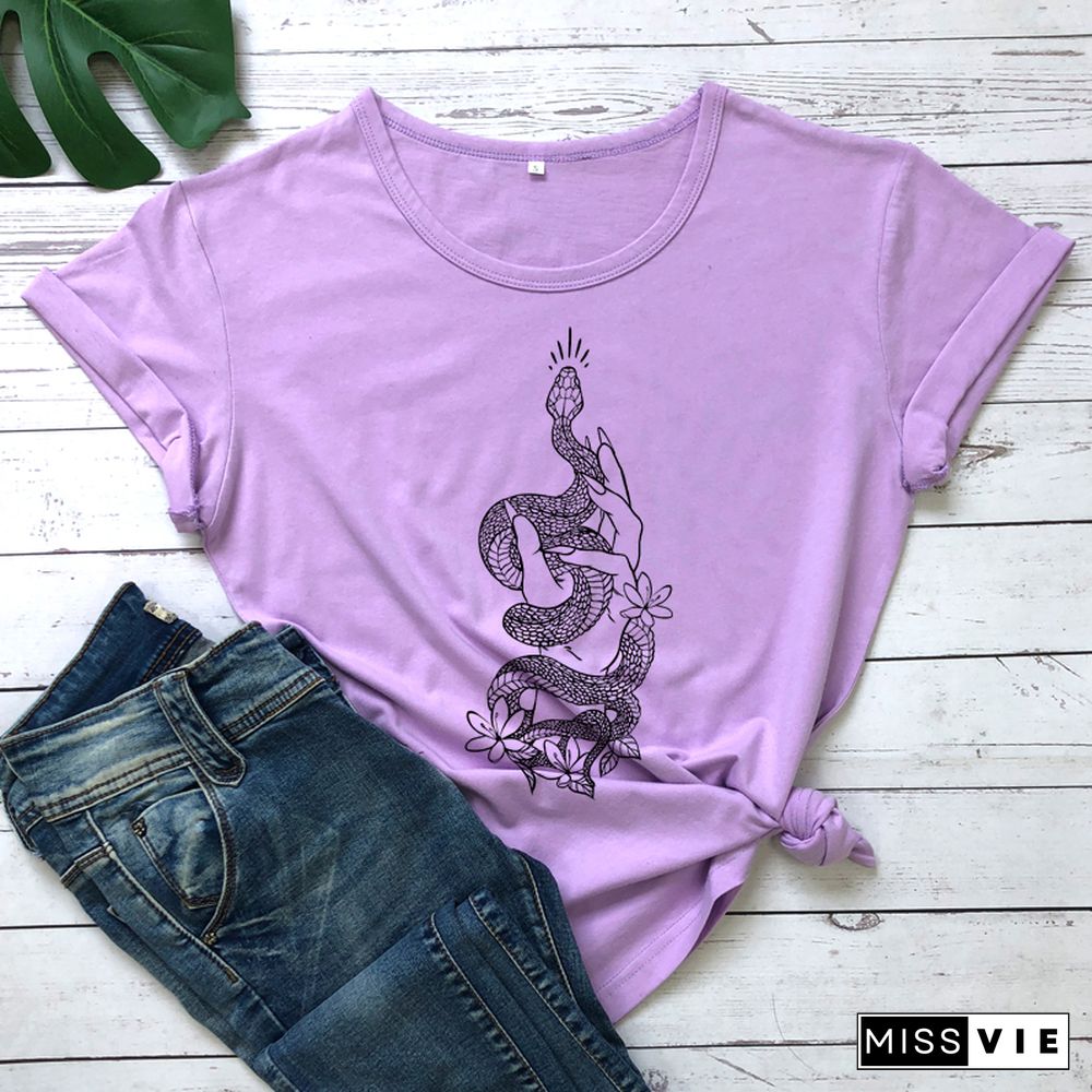 Gothic Hand With Snake T-shirt Mystical Witchy Woman Tshirt Aesthetic Spiritual Boho Witch Tee Shirt Top