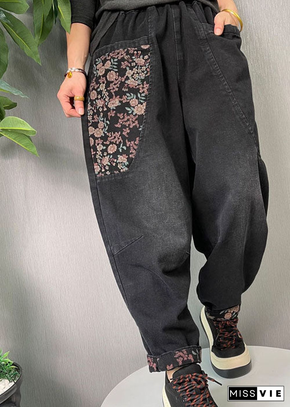 Women Black Embroideried Pockets denim Pants Spring