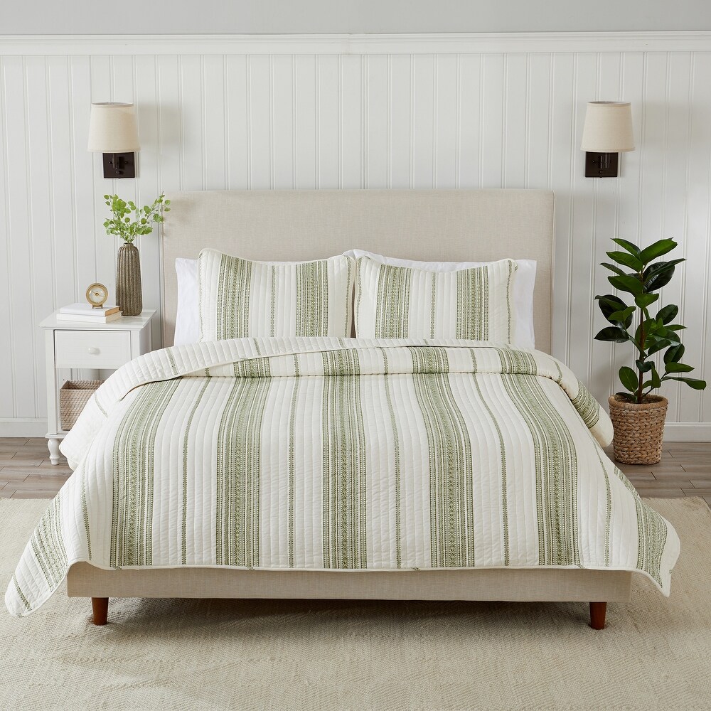 Luxurious Farmhouse Stripe Microfiber Quilt Set With Shams