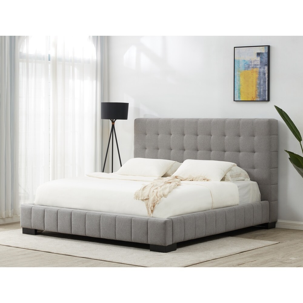 SAFAVIEH Couture Vivaldi Tufted Linen Bed