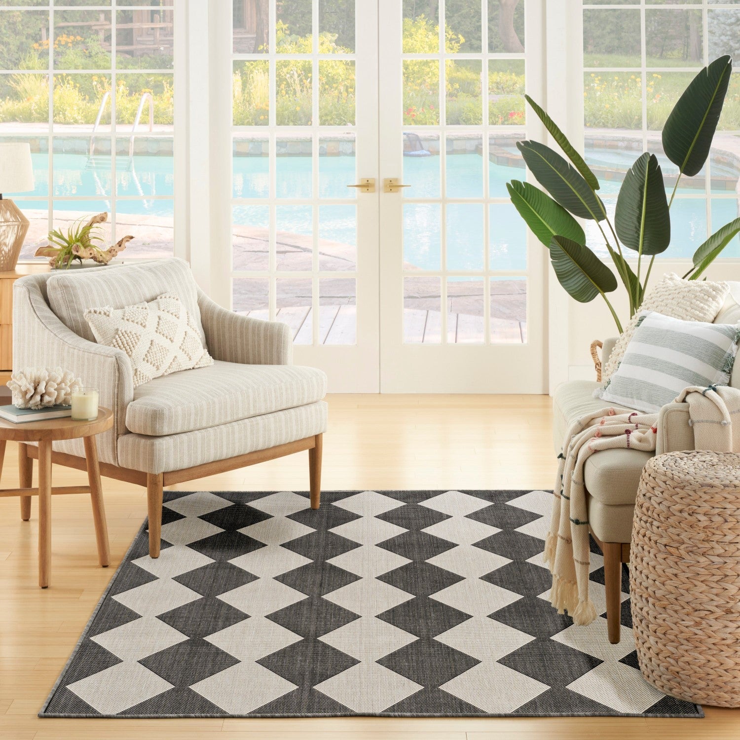 Positano Indoor/Outdoor Black Geometric Rug