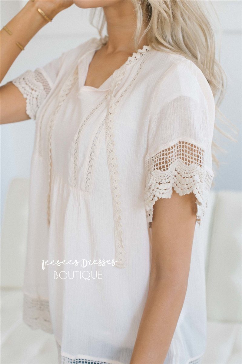 Baby Doll Lace Scallop Hem Blouse