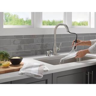 Delta Hazelwood Single-Handle Pull Down Sprayer Kitchen Faucet with ShieldSpray Technology in Spotshield Stainless 19831Z-SPSD-DST