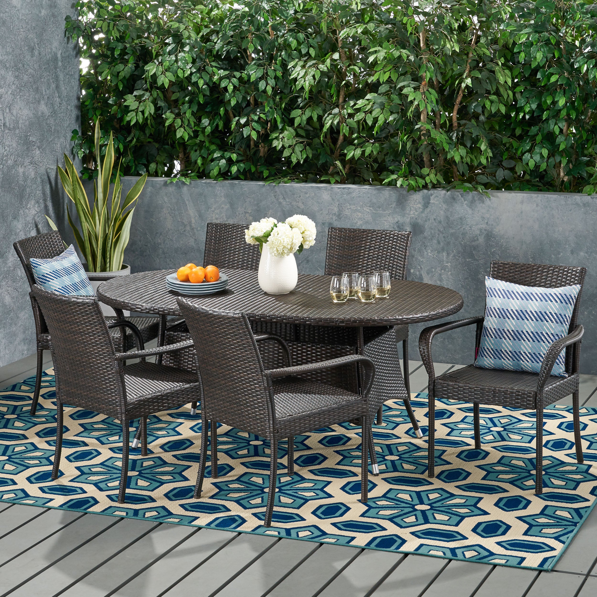 Enzlee Outdoor Contemporary 6 Seater Wicker Dining Set