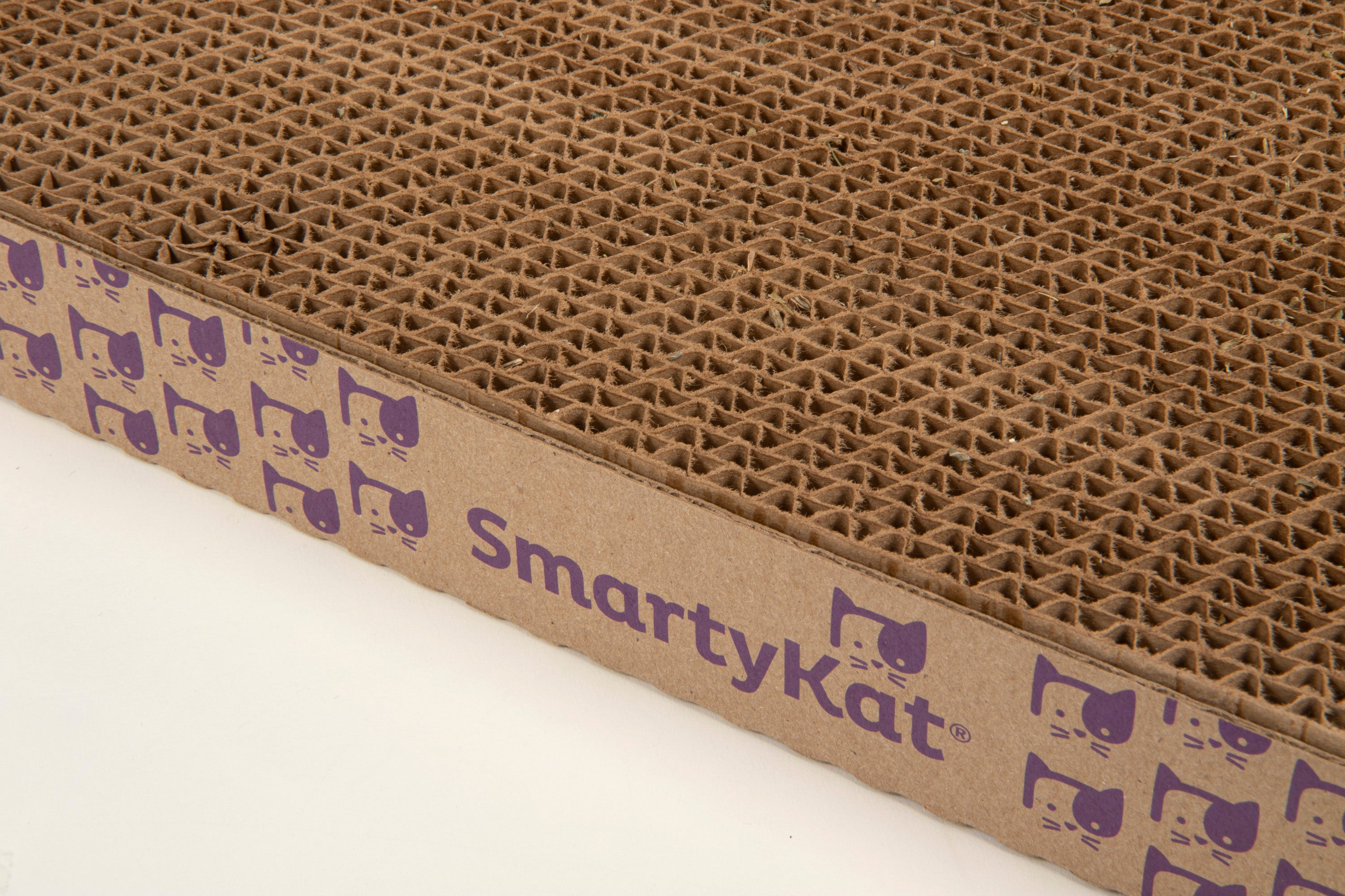 SmartyKat Super Scratcher+ Double Wide with Catnip Infusion Technology Corrugate Cat Scratch Pad， Durable and Reversible