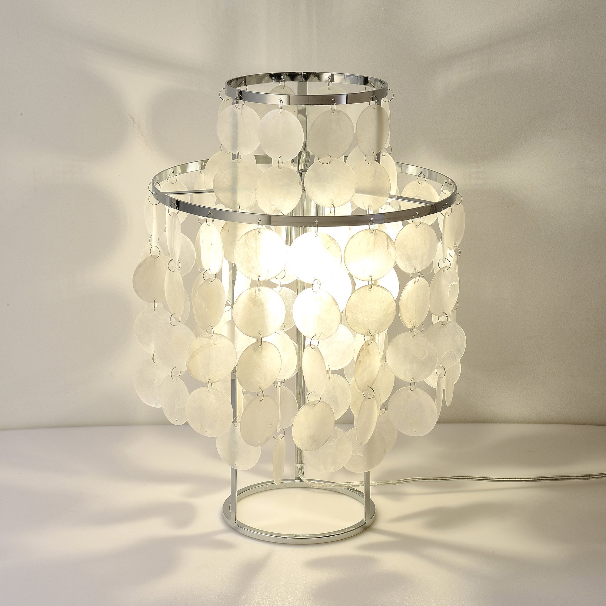 Round Shell Table Lamp