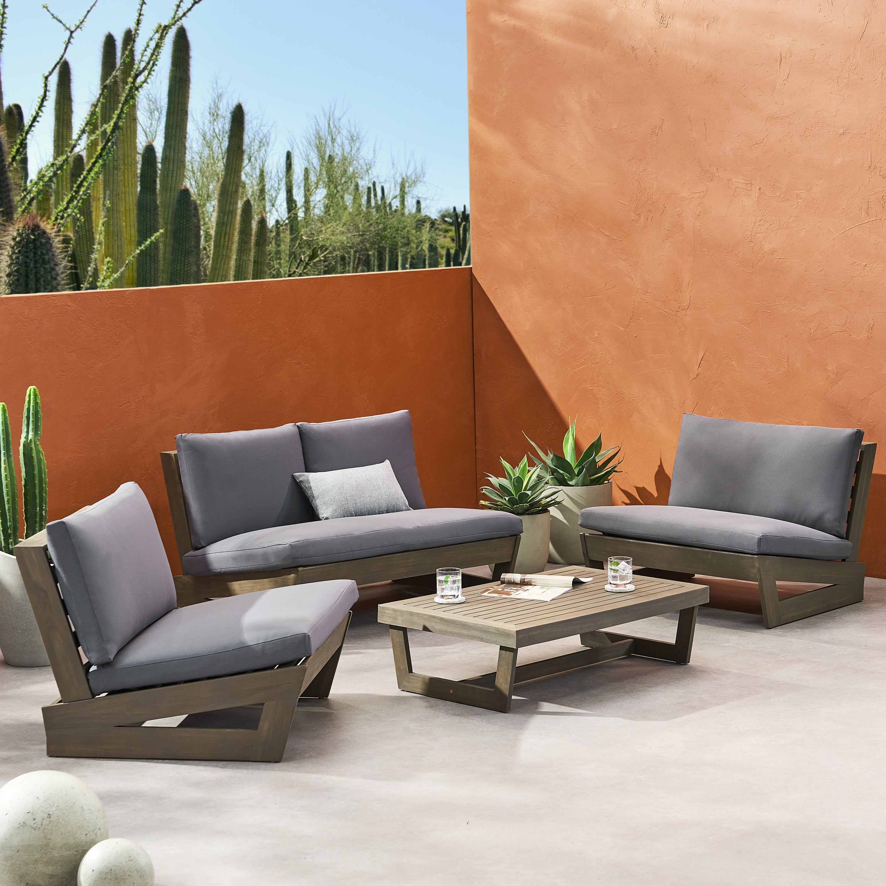 Hannah Outdoor 4 Seater Chat Set with Coffee Table