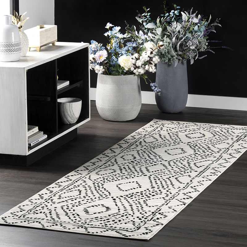 nuLoom Mila Moroccan Diamond Trellis Area Rug