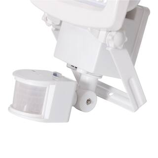 Westinghouse Solar 1500 Lumens White Motion Activated Outdoor Integrated LED Flood Light Q75AD1424-06