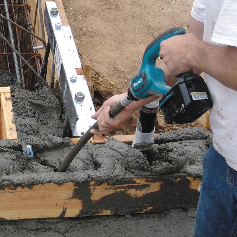 Makita 18V LXT Lithium-Ion Cordless 8 Ft. Concrete Vibrator Kit (5.0Ah) XRV02T from Makita