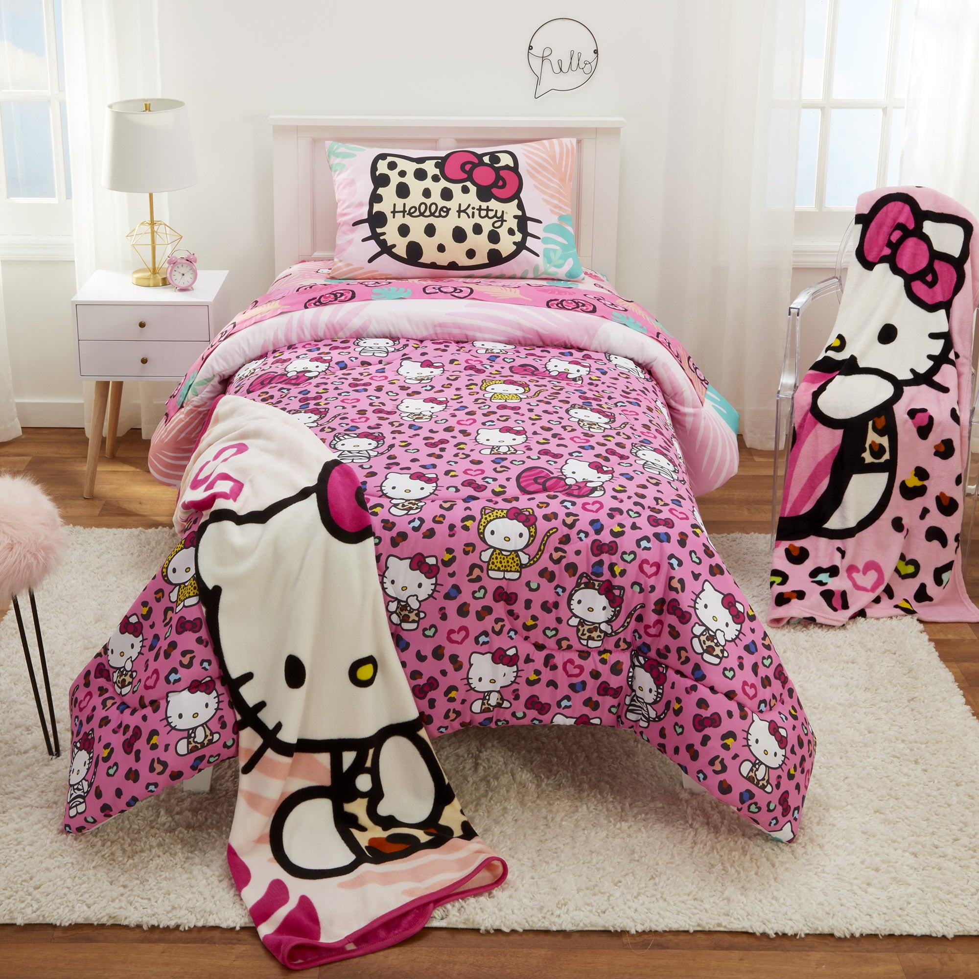 Hello Kitty Kids Comforter and Sham， 2-Piece Set， Twin/Full， Reversible， Pink， Sanrio